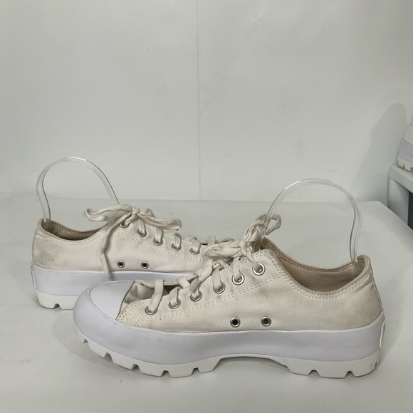 Converse Women’s White Chuck Taylor All Star Lugged Low Triple Sneakers Size 10. - Picture 7 of 11